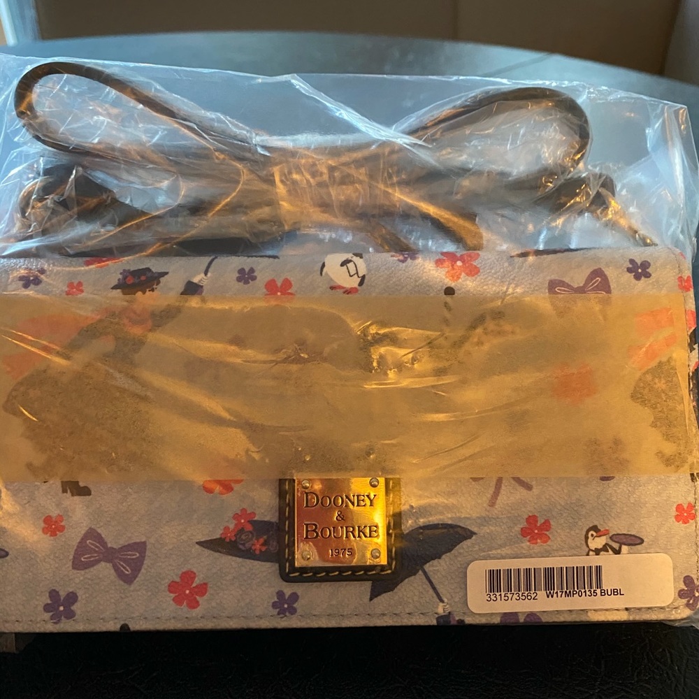 NEW Disney  D&B Mary Poppins Crossbody wallet